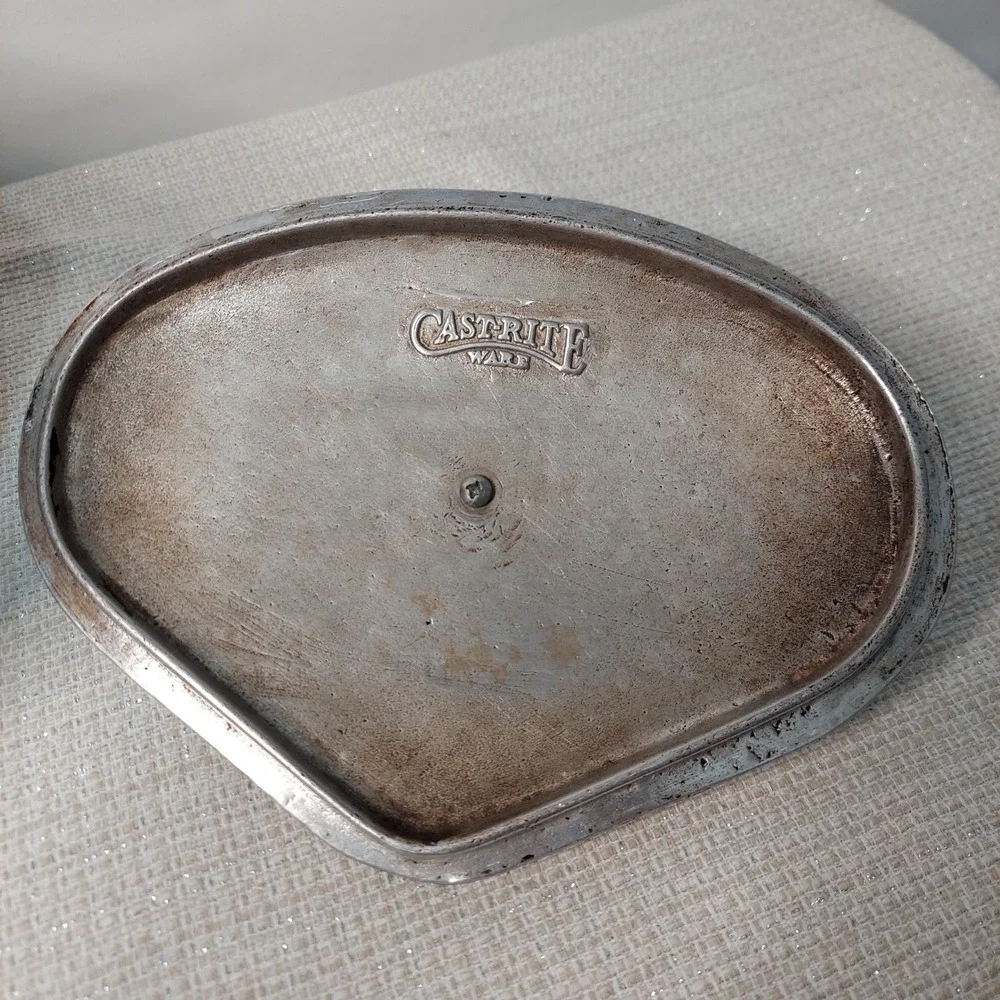Vintage Cast-Rite Ware Cast Aluminum Pot with Lid Triangular Heart‎ Shape Pan